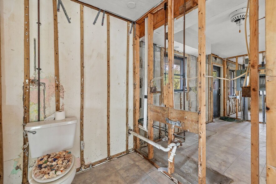 More Photos Of , Sanibel General Retail For Sale