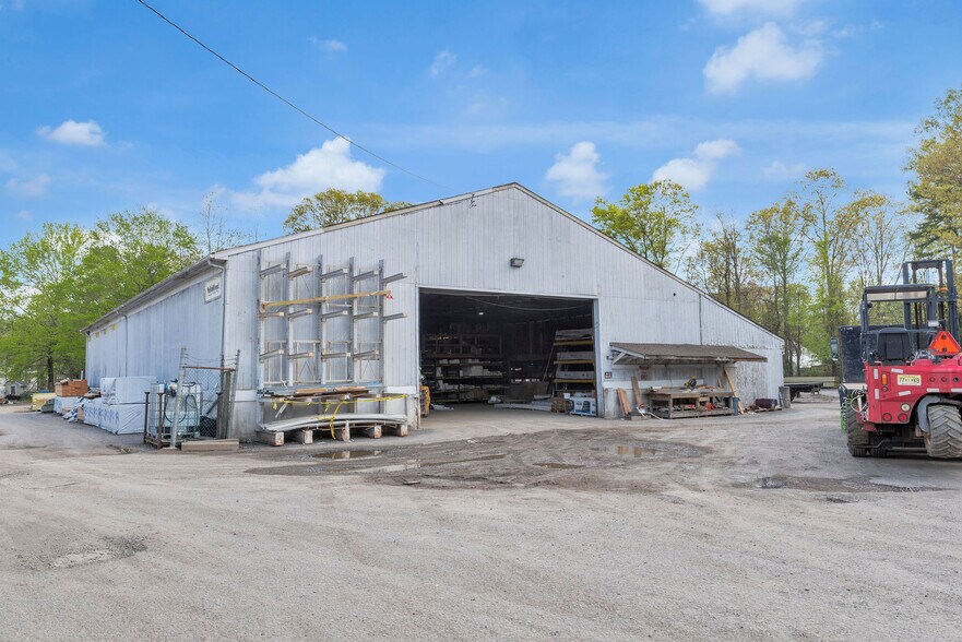 More Photos Of 484 Monmouth Rd, Millstone Township Showroom For Sale