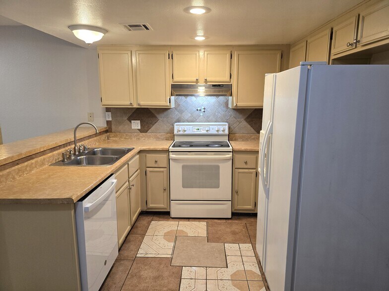 More Photos Of , Las Vegas Multifamily For Sale