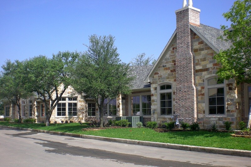 More Photos Of 1801-1805 Hinkle Dr, Denton Medical For Lease
