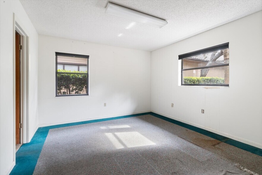 More Photos Of 2303 W Highway 44, Inverness Office For Sale