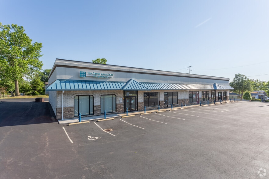 More Photos Of 5400-5404 Mayfield Rd, Lyndhurst Unknown For Lease