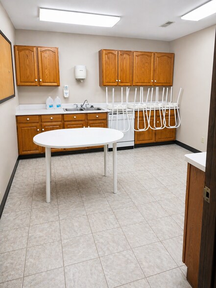 More Photos Of 400 S Ruffner Rd, Charleston Medical For Lease