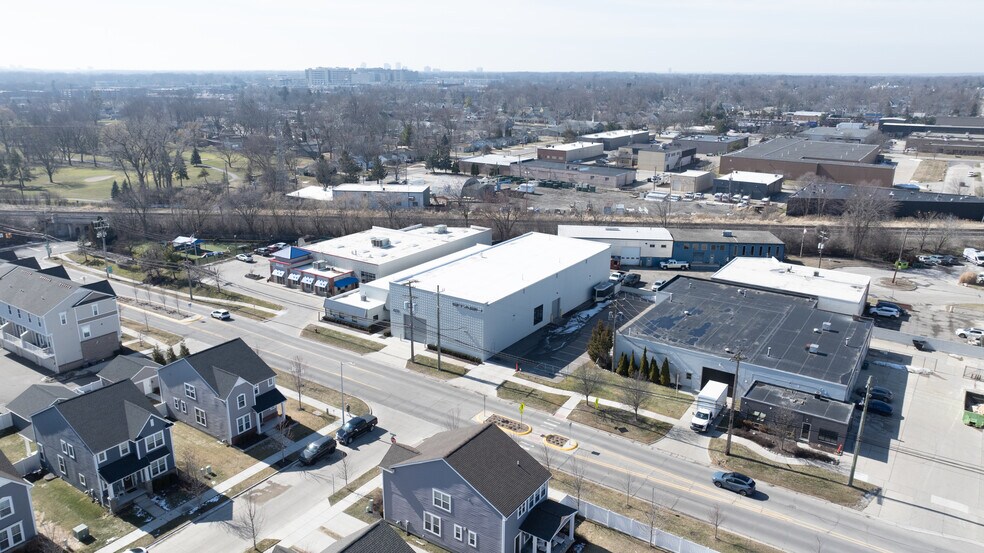 Primary Photo Of 4233 Delemere Blvd, Royal Oak Manufacturing For Lease
