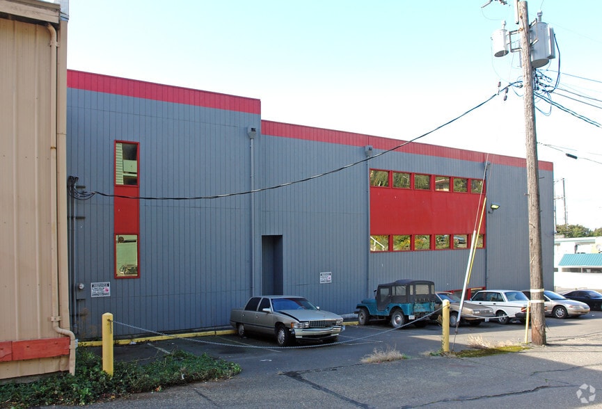 More Photos Of 2656 15th Ave, Seattle Self Storage For Sale