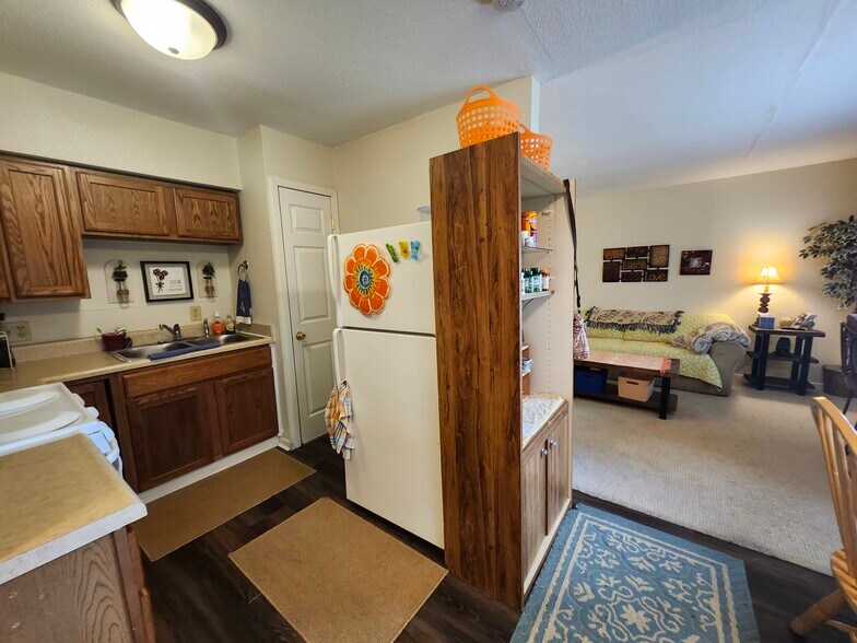 More Photos Of 204 3rd St SW, Rake Apartments For Sale