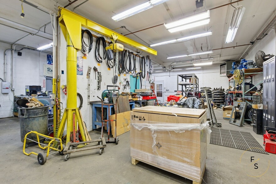 More Photos Of 64 Cody St, West Hartford Warehouse For Sale