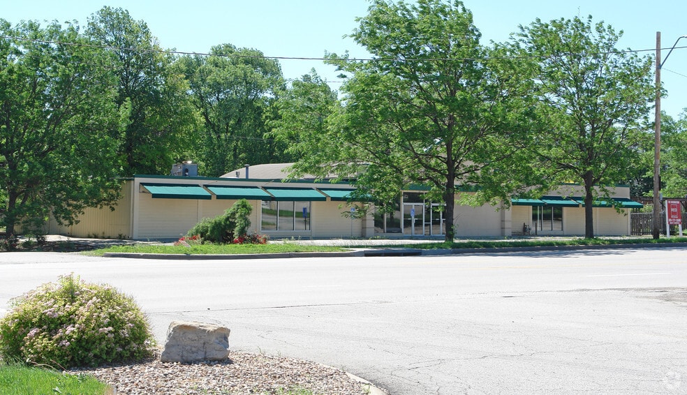More Photos Of 5225 NE Chouteau Tfwy, Kansas City Freestanding For Lease