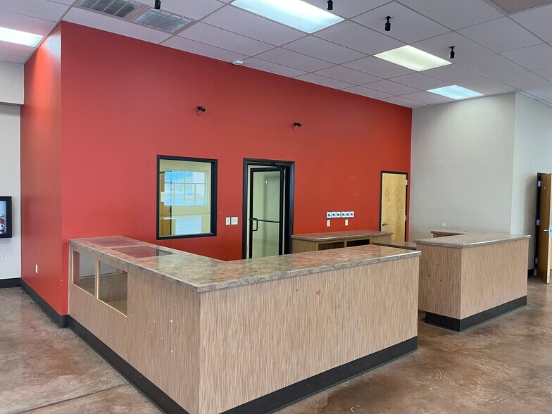 More Photos Of 4248 Sherwood Way, San Angelo Restaurant For Sale