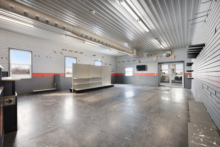 More Photos Of 20600 Hwy 2, Tilbury Auto Dealership For Sale
