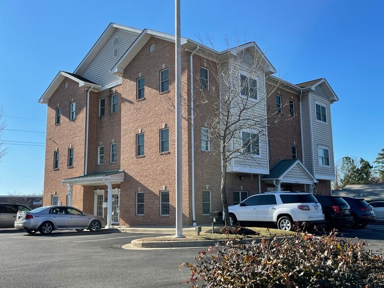 More Photos Of 23077 Three Notch Rd, California Office For Sale