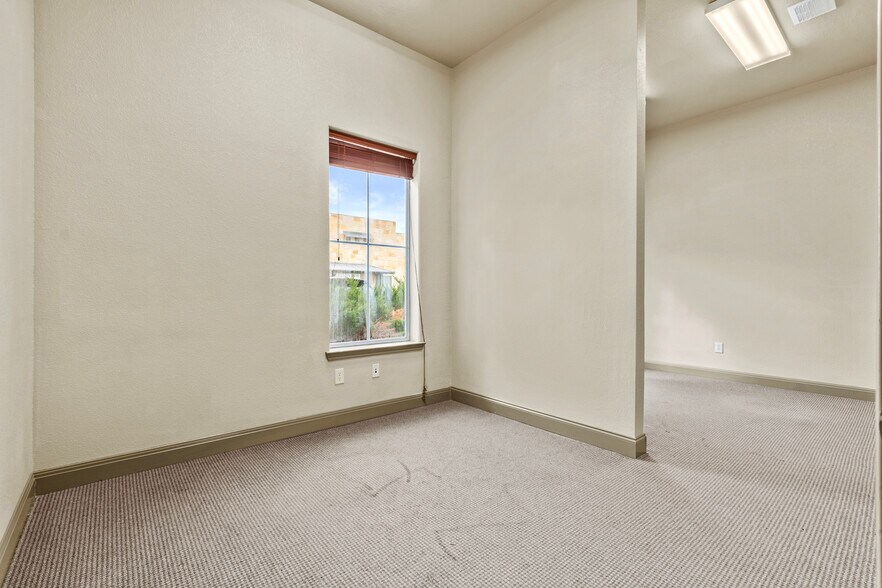 More Photos Of 1920 Corporate Dr, San Marcos Loft Creative Space For Lease