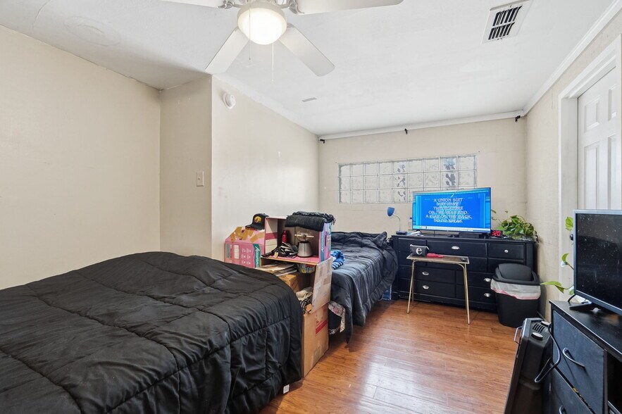 More Photos Of 1901 Cedar Crest Dr, Abilene Multifamily For Sale