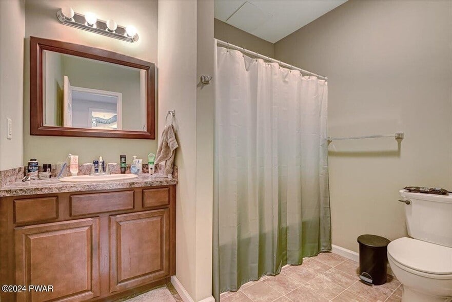 More Photos Of 186 Ledgedale Rd, Lake Ariel Apartments For Sale