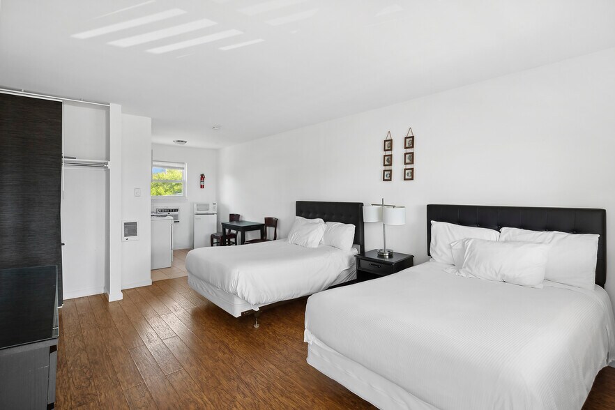 More Photos Of 72 Foster Ave, Hampton Bays Hotel For Sale