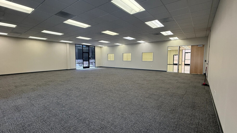 More Photos Of 685-687 N Pastoria Ave, Sunnyvale Light Manufacturing For Lease