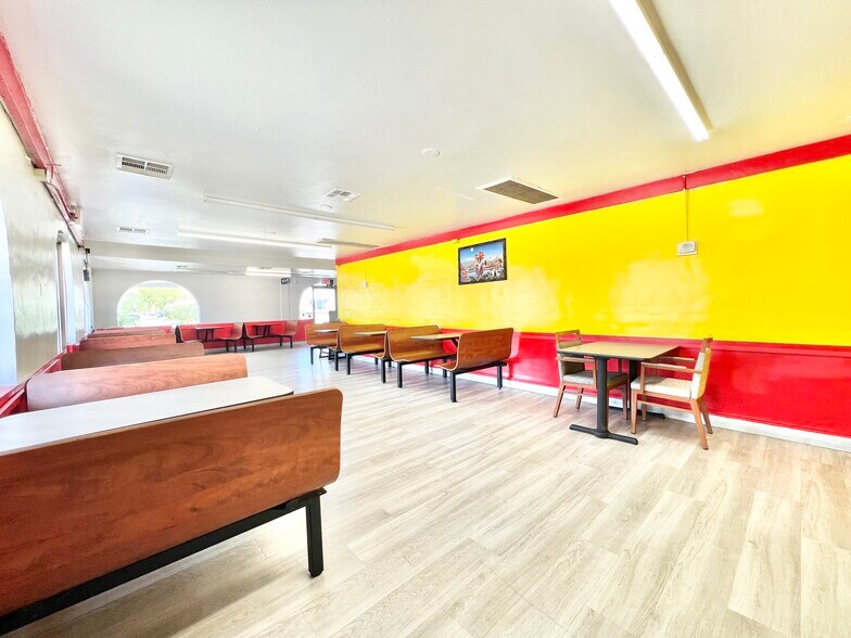 More Photos Of 154 N Country Club Dr, Mesa Freestanding For Sale