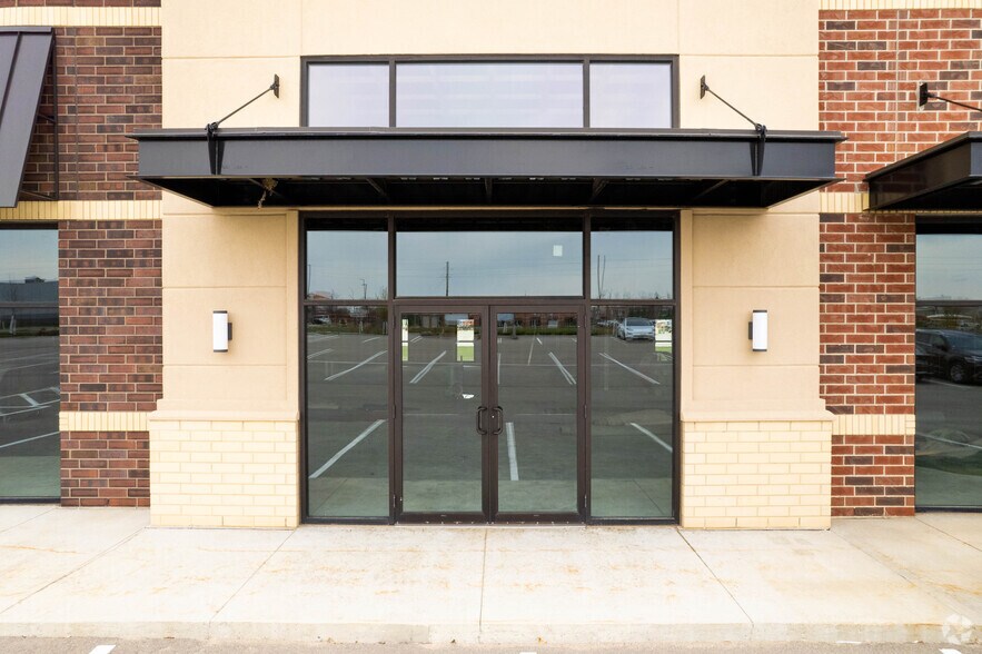 More Photos Of 5235 Buffalo Ridge Dr, Cedar Rapids Storefront For Lease