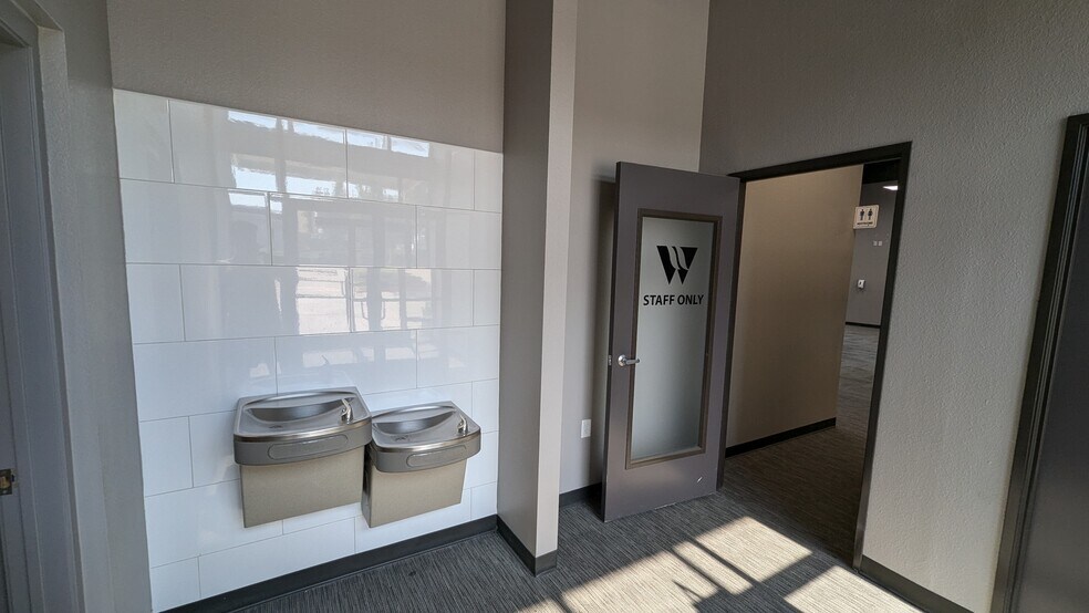 More Photos Of 8479 Davis Blvd, North Richland Hills Medical For Lease