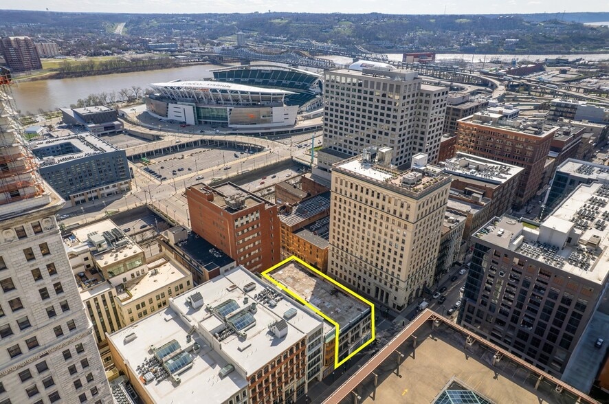 More Photos Of 33 W 4th St, Cincinnati Hotel For Sale