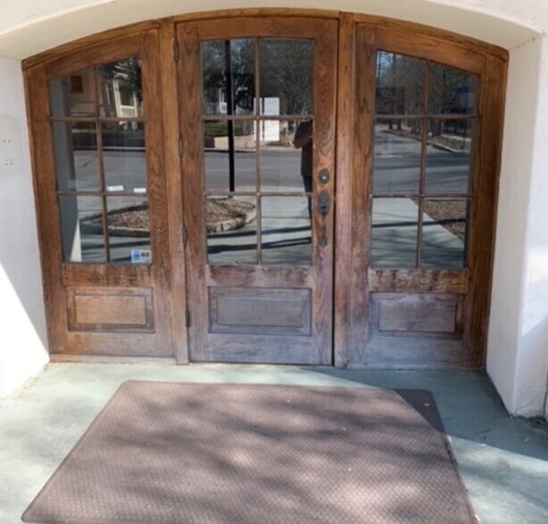 More Photos Of 1800 Mccullough Ave, San Antonio Office For Sale