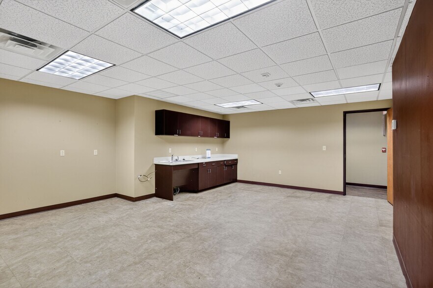 More Photos Of 815 Pennsylvania Ave, Fort Worth Medical For Lease