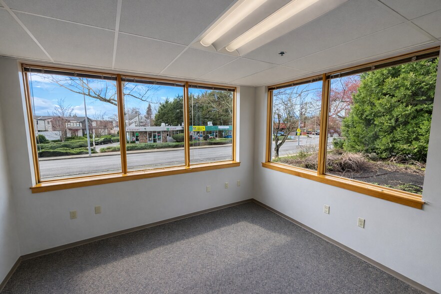 More Photos Of 1414 Market St, Kirkland Office For Lease