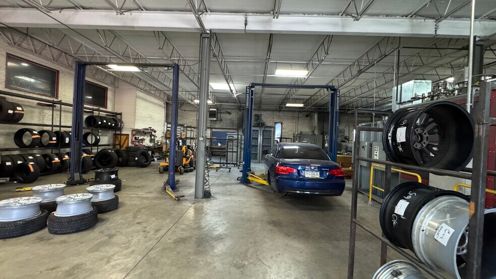 More Photos Of 231 Moorestown Dr, Bath Manufacturing For Sale