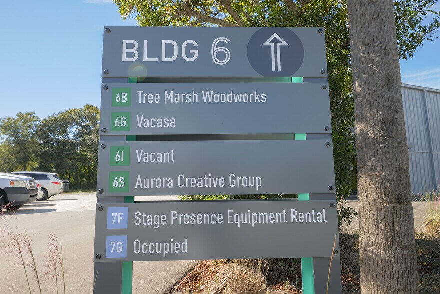 More Photos Of 1750 Signal Point Rd, Charleston Warehouse For Lease