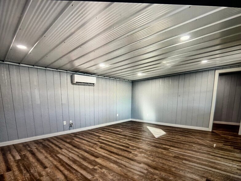 More Photos Of 235 2nd st, Russellville Office For Lease