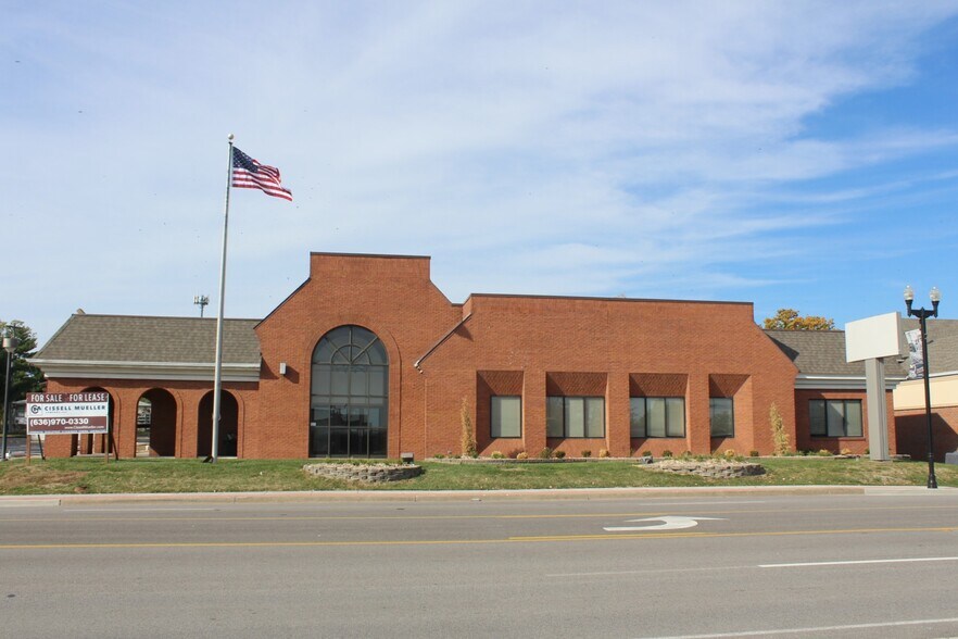 Primary Photo Of 311 S Main St, O'Fallon Office For Lease