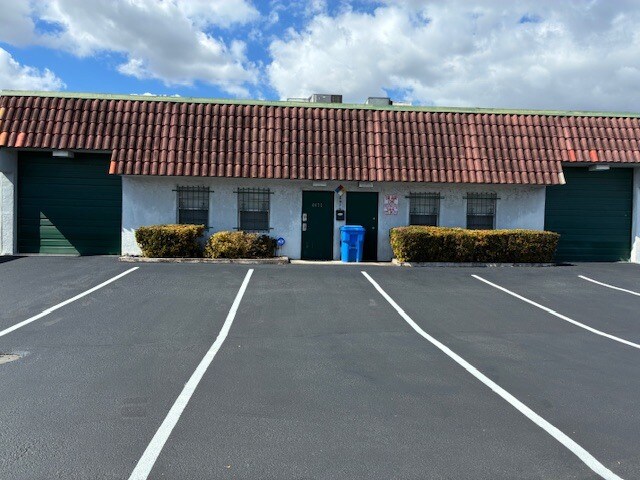 More Photos Of 4073 NE 5th Ter, Oakland Park Warehouse For Lease