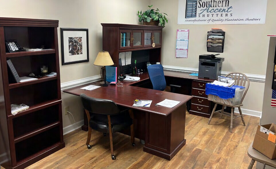 More Photos Of 113 Lee Ct, Clayton Flex For Lease