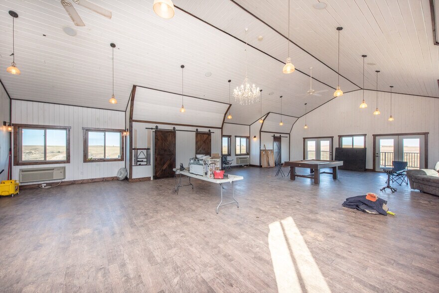 More Photos Of 13603 38th St SW, Belfield Flex For Lease