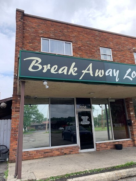 More Photos Of 1058-1068 Country Club Rd, Columbus General Retail For Sale