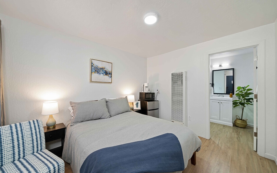 More Photos Of 3918 Pioneer Trl, South Lake Tahoe Hotel For Sale