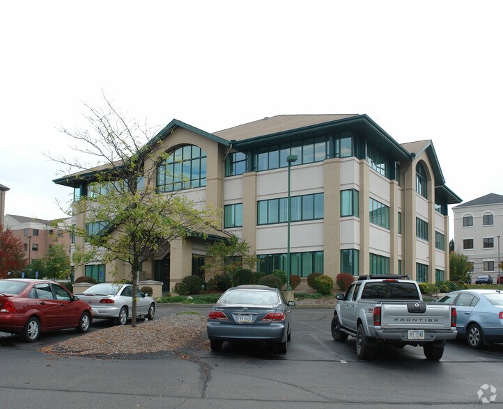 More Photos Of 5500 Brooktree Rd, Wexford Medical For Lease