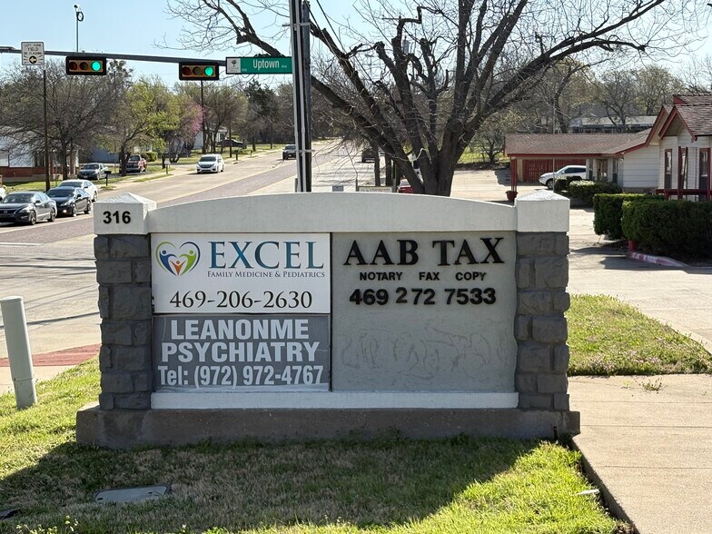 More Photos Of 316 W Belt Line Rd, Cedar Hill Medical For Lease