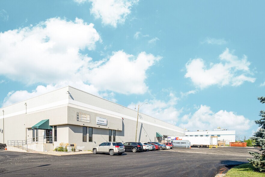 More Photos Of 8525 E 33rd St, Indianapolis Distribution For Lease