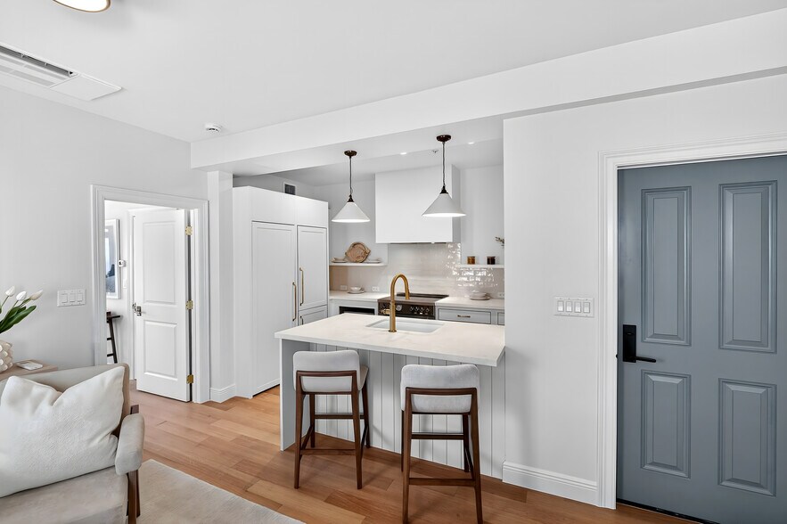 More Photos Of 184 Sunset Ave, Palm Beach Apartments For Sale