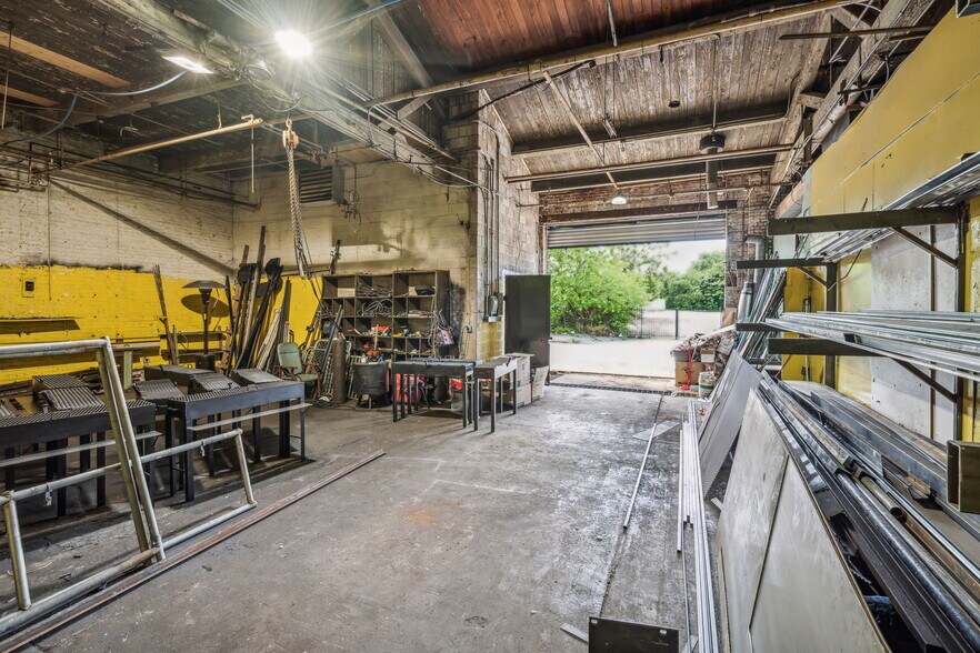 More Photos Of 2901 N 18th St, Philadelphia Warehouse For Sale
