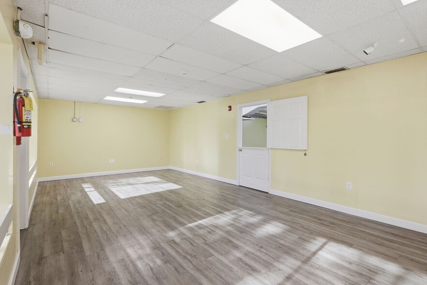 More Photos Of 346 N Volusia Ave, Orange City Office For Lease