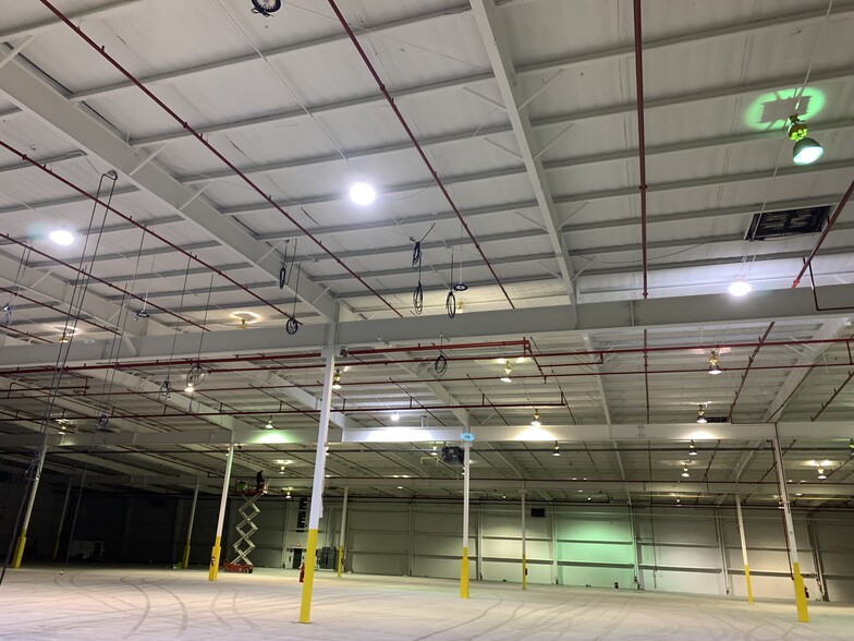 More Photos Of 1000 James Record Rd, Huntsville Manufacturing For Lease