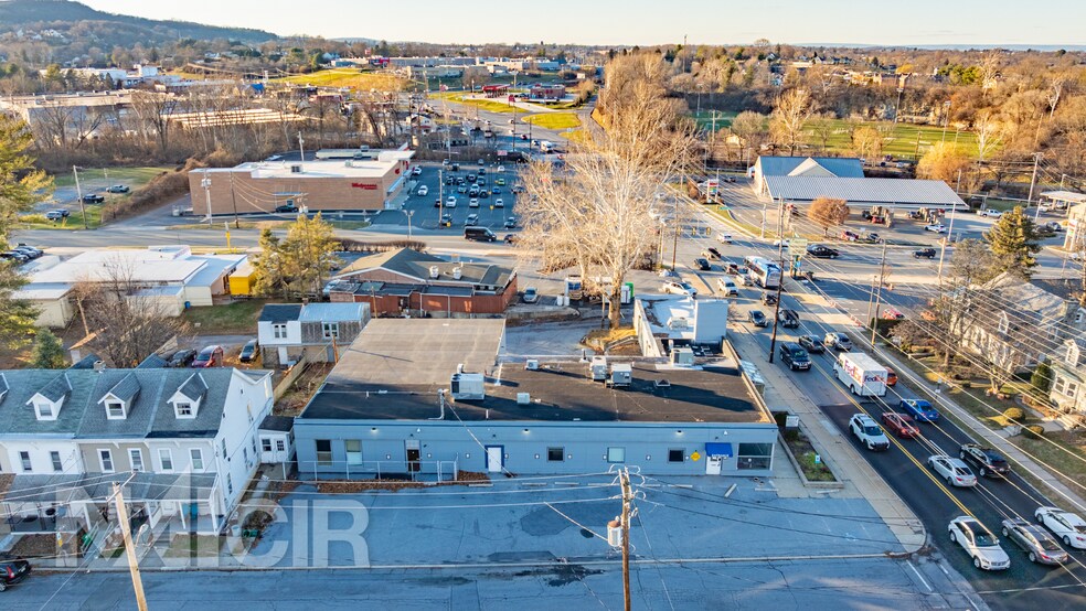 More Photos Of 400 W Lancaster Ave, Shillington Flex For Lease