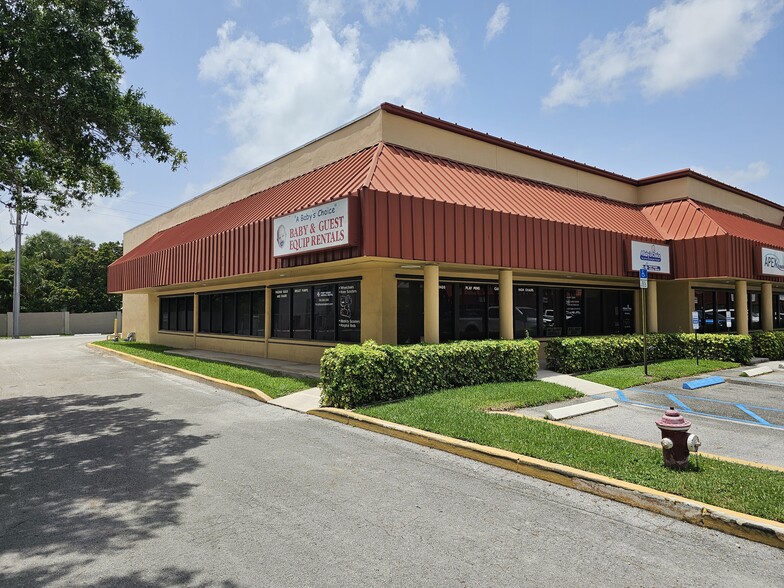 More Photos Of 4152-4230 Blue Heron Blvd W, Riviera Beach Medical For Sale