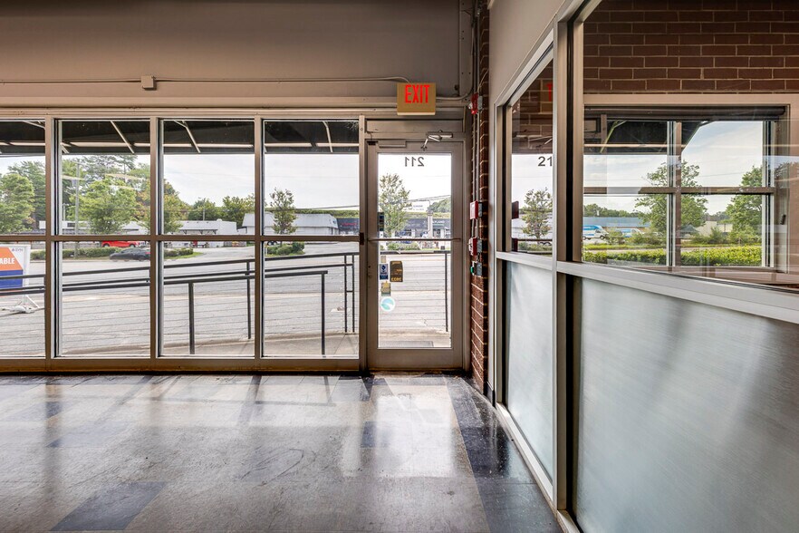 More Photos Of 211 N Pleasantburg Dr, Greenville Light Manufacturing For Sale