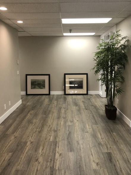 More Photos Of 674 County Square Dr, Ventura Office For Sale