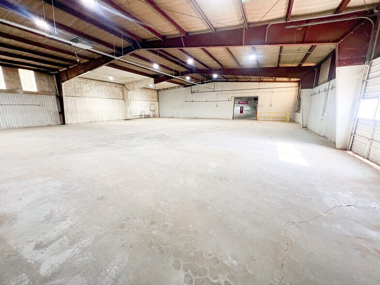 More Photos Of 3965 US Highway 60, Hereford Industrial For Sale