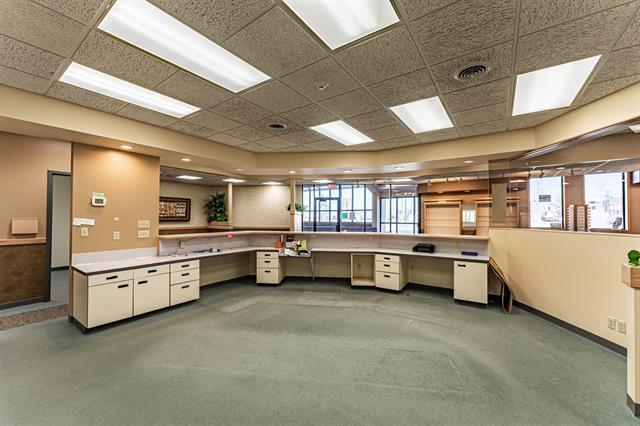 More Photos Of 34 SE Main St, Blackfoot Office For Sale