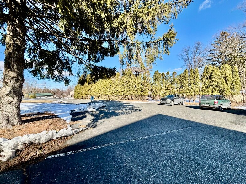 More Photos Of 5412 Shimerville Rd, Emmaus Freestanding For Lease